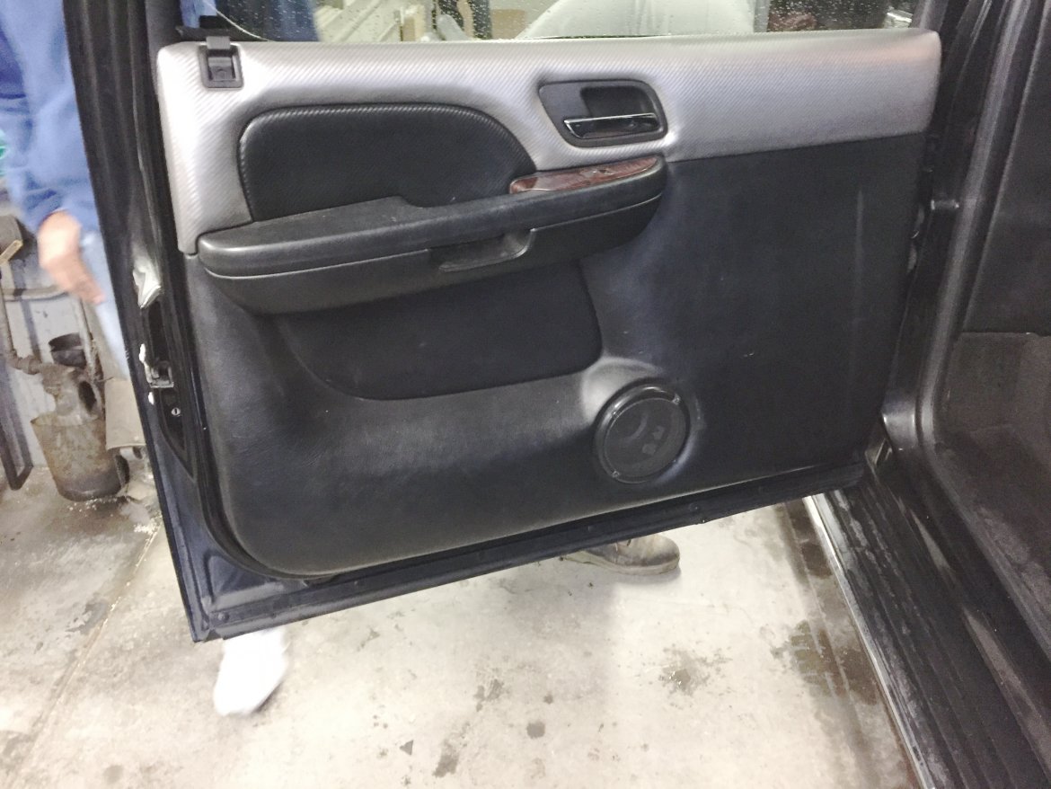 CEO SUV Mobile Office for Sale in Oaklyn, NJ - Photo 27