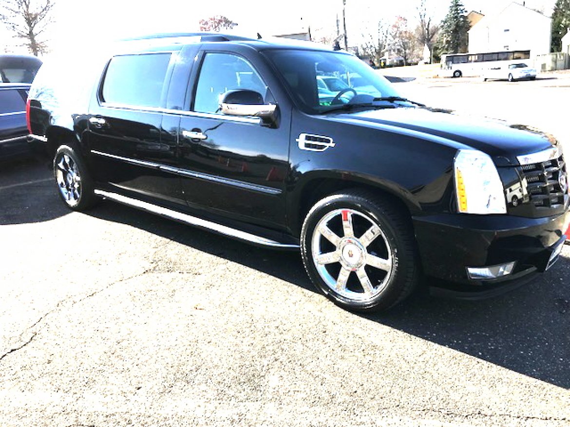 CEO SUV Mobile Office for Sale in Oaklyn, NJ - Photo 5