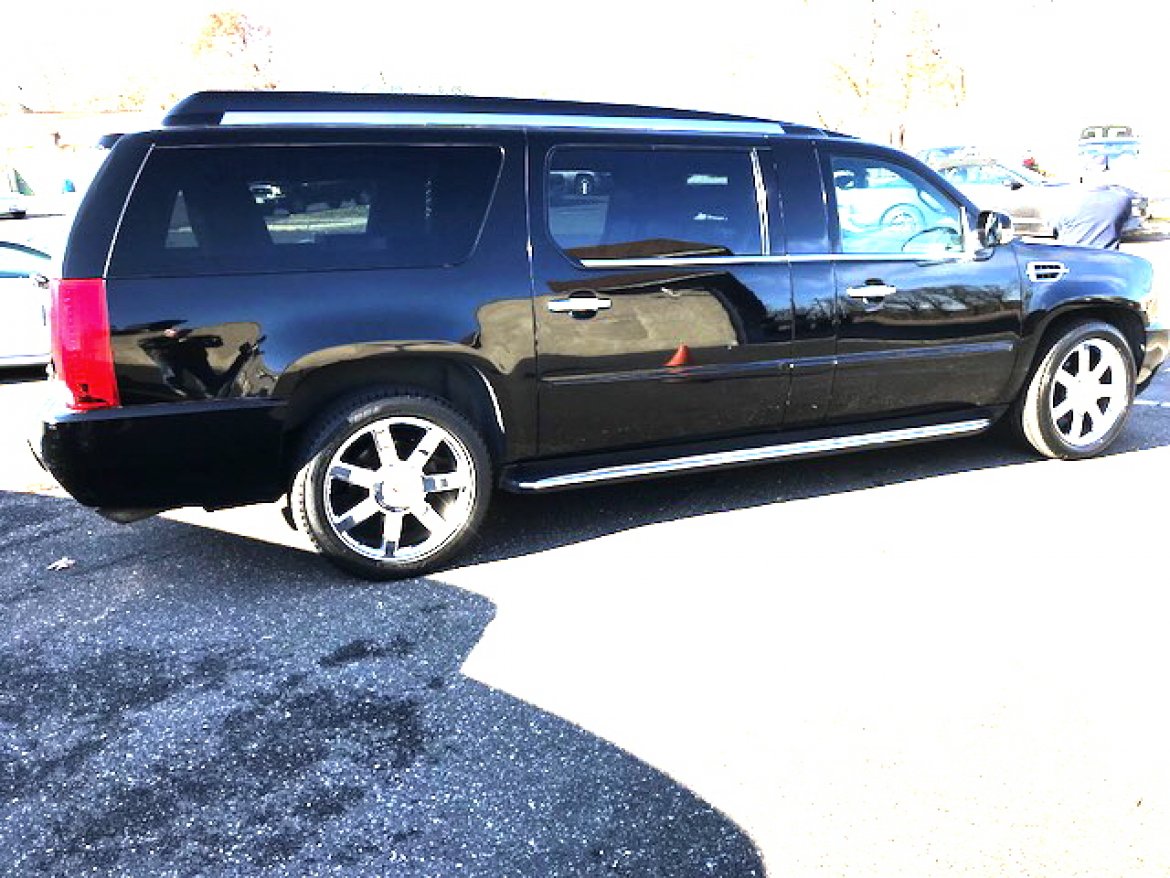 CEO SUV Mobile Office for Sale in Oaklyn, NJ - Photo 4