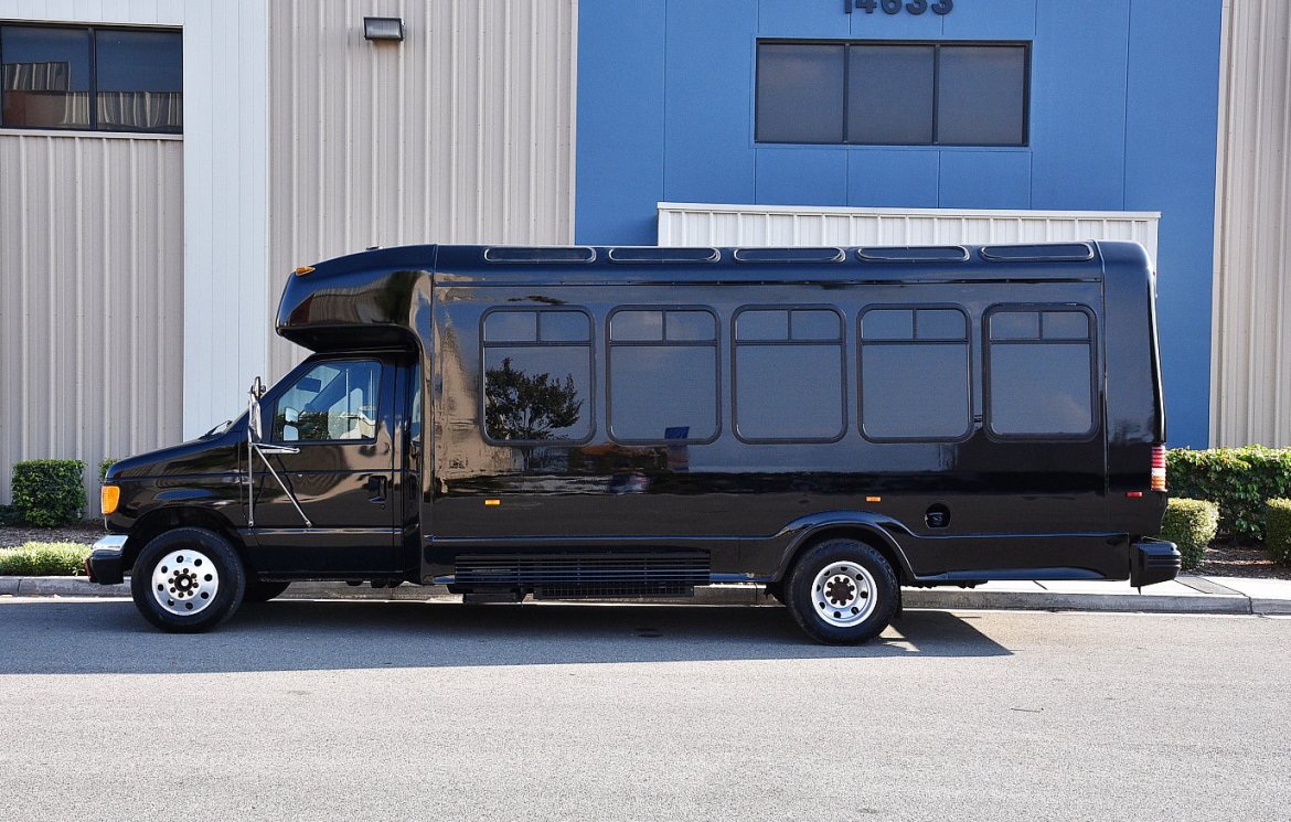 Limo Bus for Sale in Fontana, CA - Photo 7
