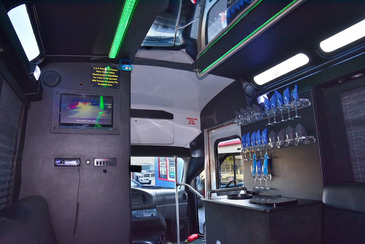 Limo Bus for Sale in Fontana, CA - Photo 11