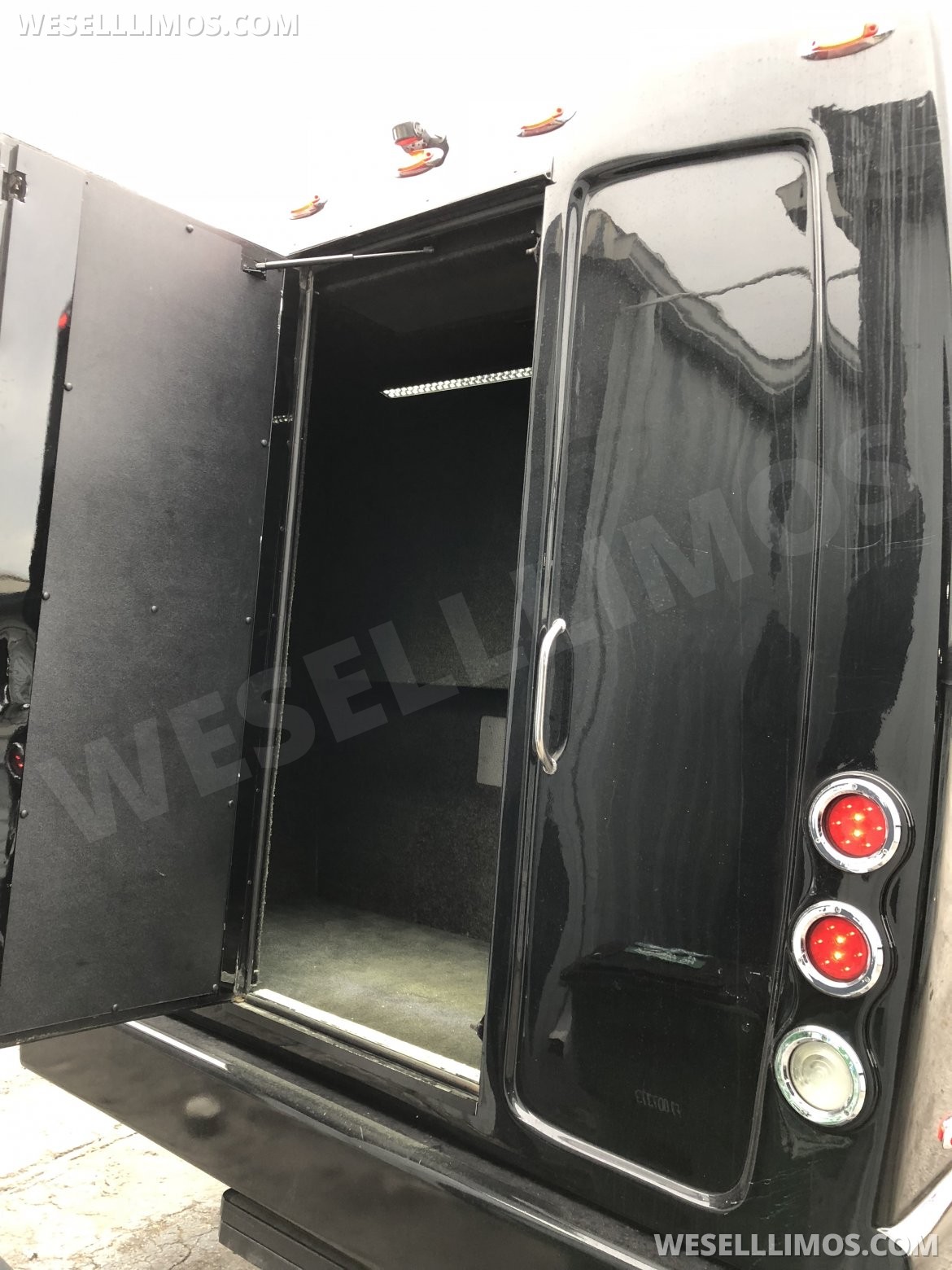 Limo Bus for Sale in Fort Myers, FL - Photo 5