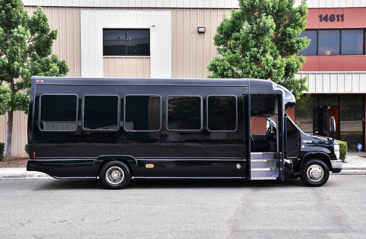 Limo Bus for Sale in Fontana, CA - Photo 3