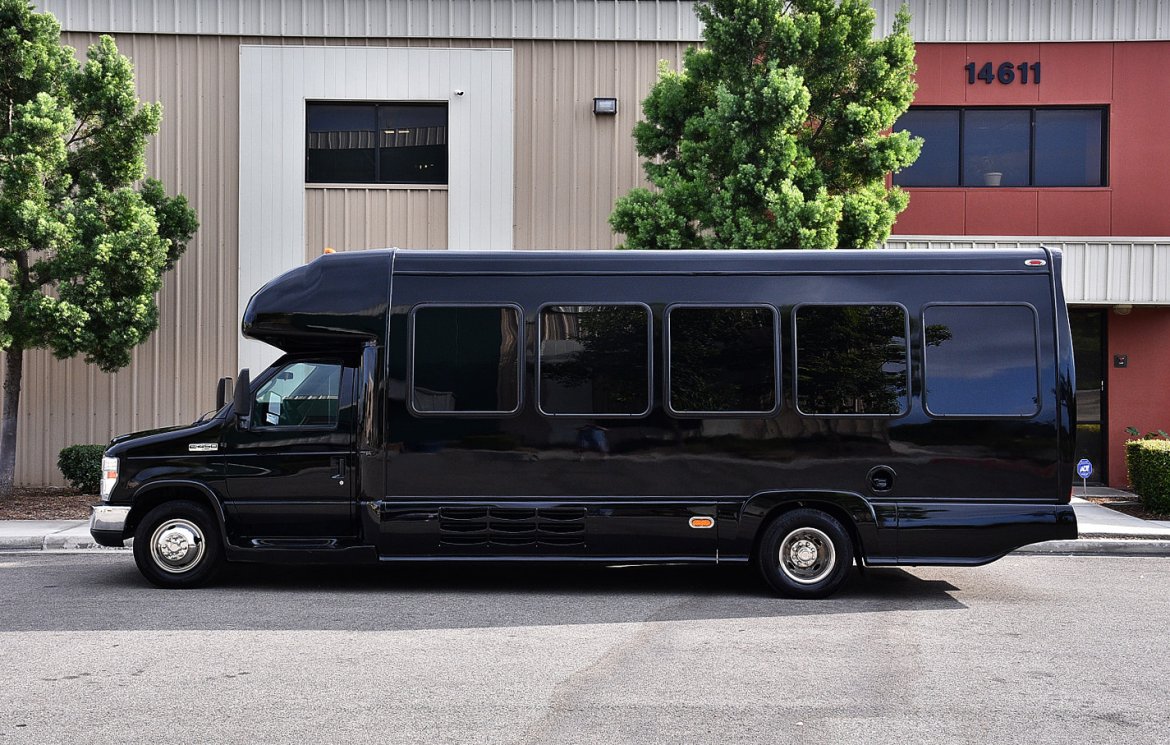 Limo Bus for Sale in Fontana, CA - Photo 5