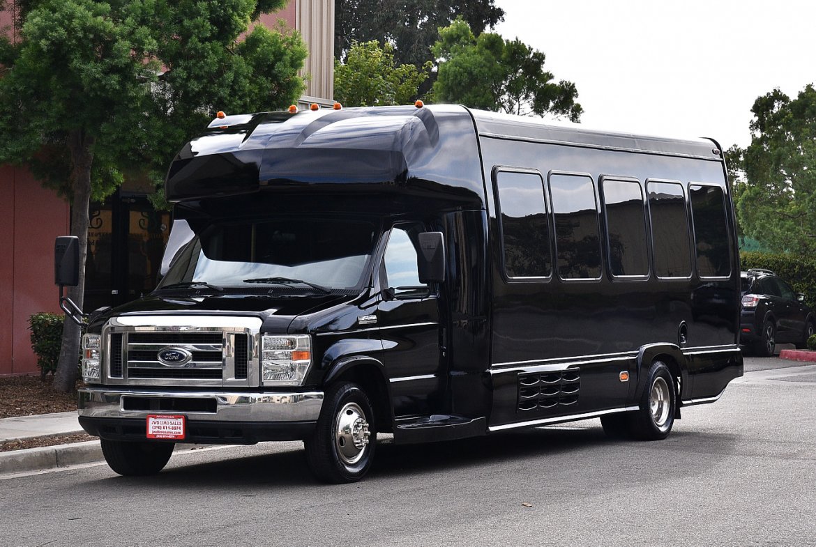 Limo Bus for Sale in Fontana, CA - Photo 7