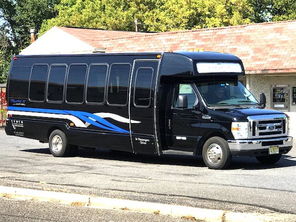 2008 Ford E-450 Limo Bus for Sale in Oaklyn, NJ - Main Photo