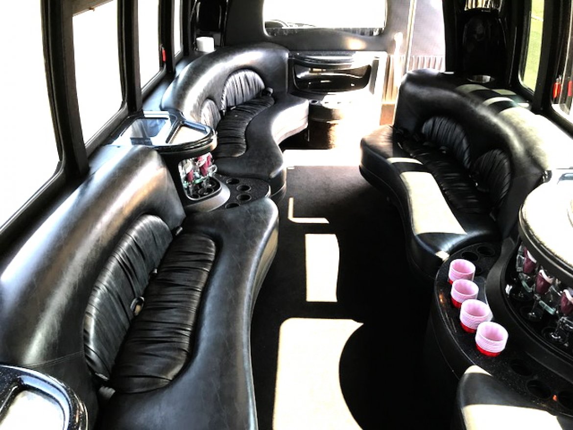 Limo Bus for Sale in Oaklyn, NJ - Photo 13