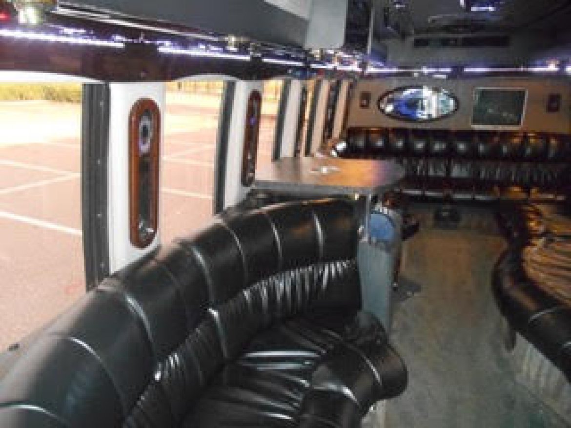 Limo Bus for Sale in St. Petersburg, FL - Photo 13