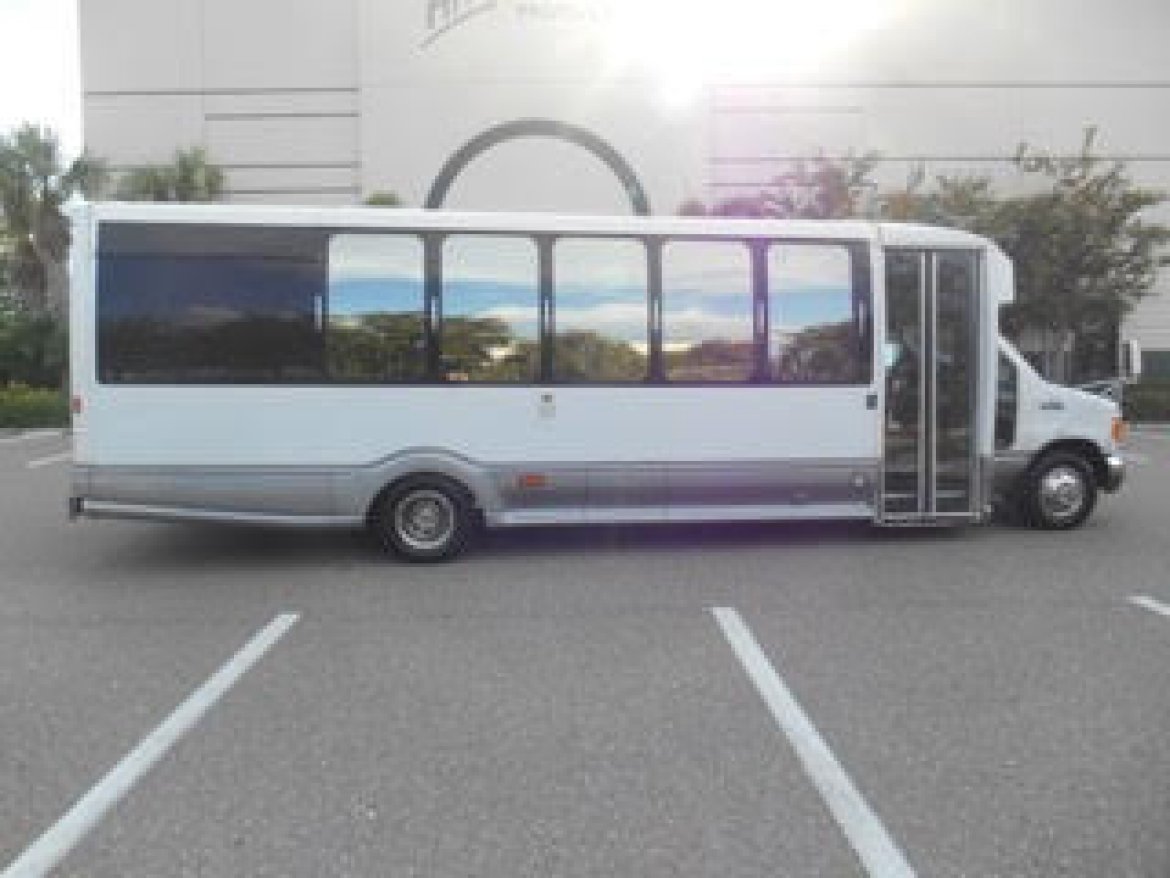 Limo Bus for Sale in St. Petersburg, FL - Photo 23