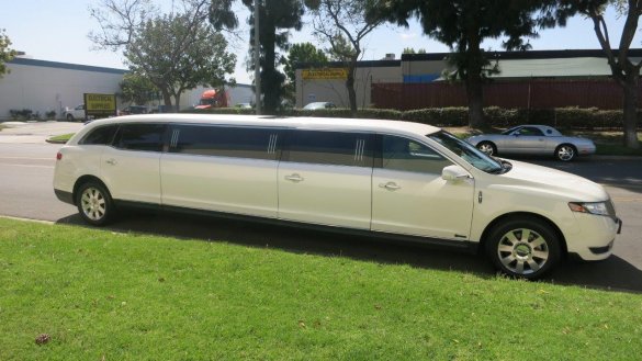 2015 Lincoln MKT Limousine for Sale in Carson, CA - Main Photo