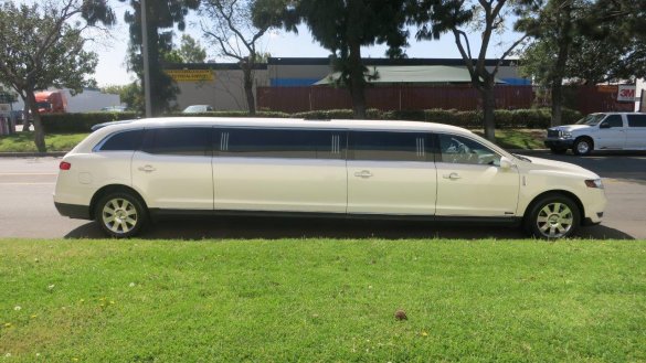 2015 Lincoln MKT Limousine for Sale in Carson, CA - Photo 3