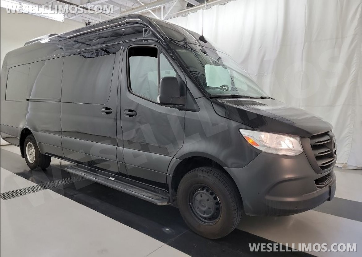 Executive Shuttle for Sale in BALDWIN, NY - Photo 3