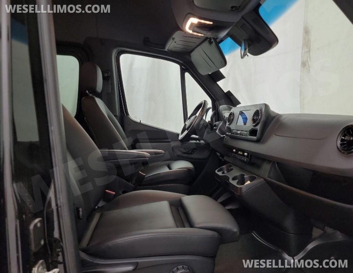 Executive Shuttle for Sale in BALDWIN, NY - Photo 10
