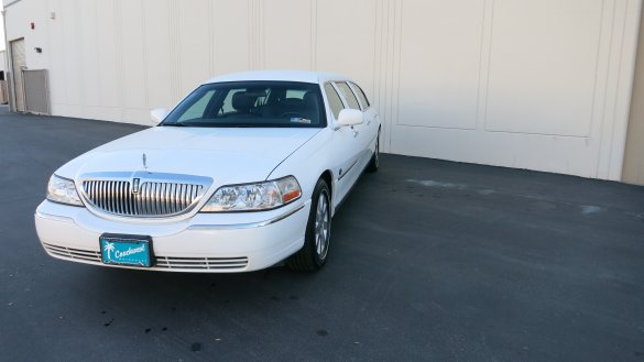 2004 Lincoln Town Car Limousine for Sale in Carson, CA - Main Photo