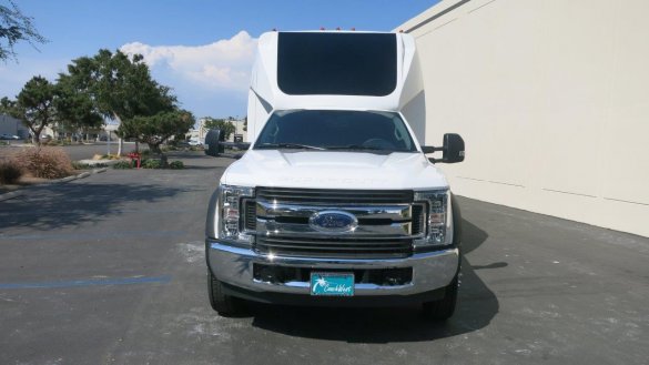 2017 Ford XL F-550 Limo Bus for Sale in Carson, CA - Photo 2
