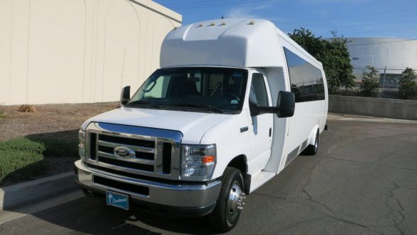 2013 Ford E-450 Shuttle Bus for Sale in Carson, CA - Photo 3