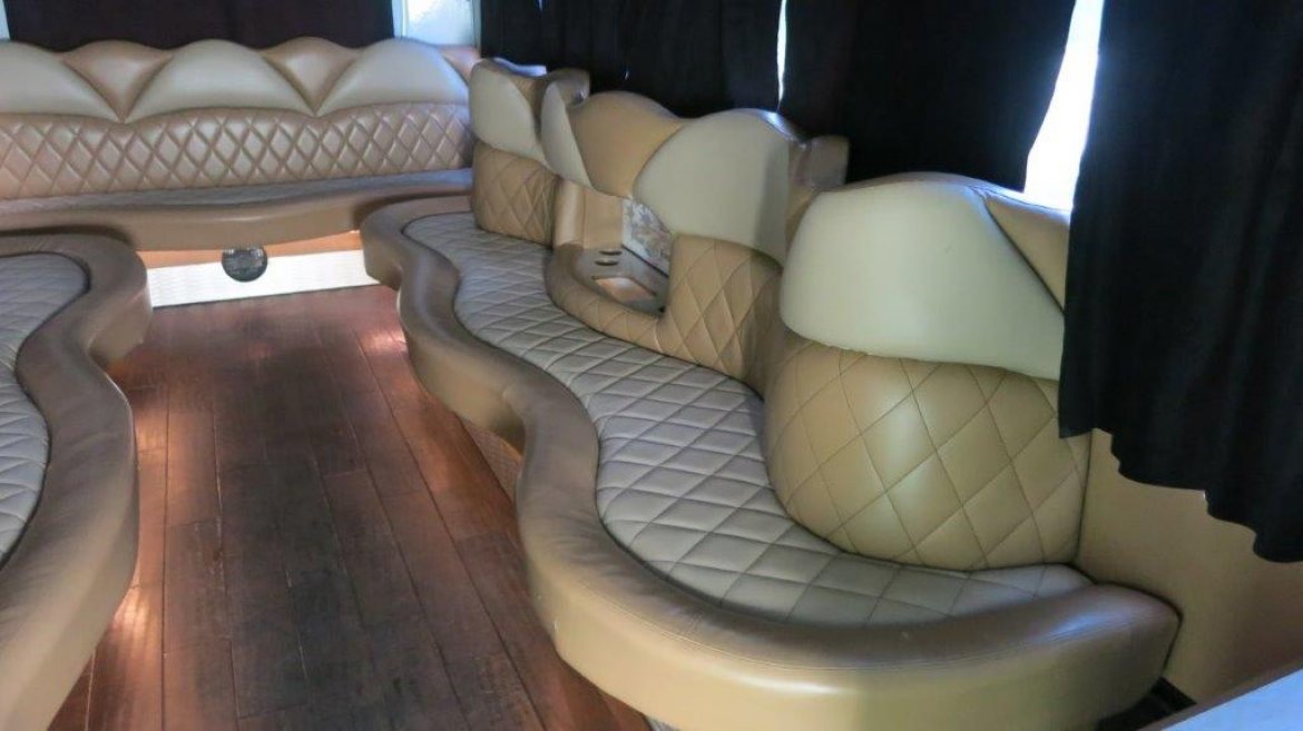 Limo Bus for Sale in Carson, CA - Photo 10