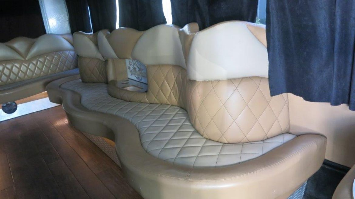 Limo Bus for Sale in Carson, CA - Photo 14