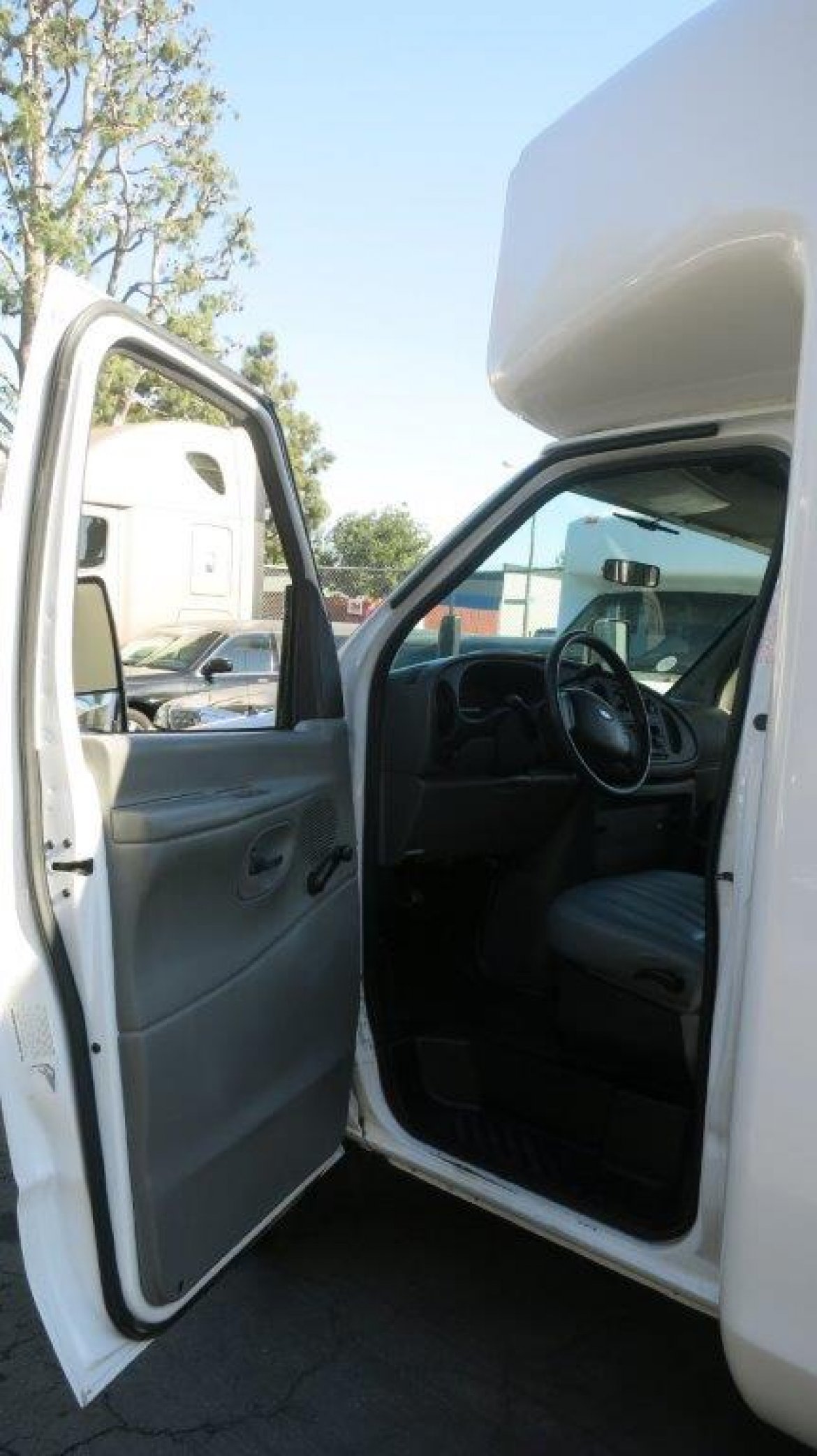 Limo Bus for Sale in Carson, CA - Photo 28