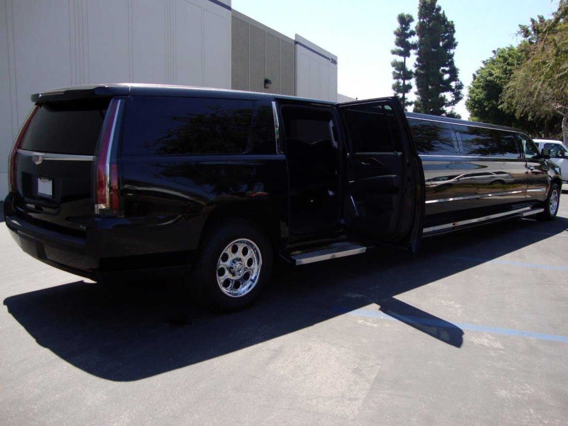 SUV Stretch for Sale in Carson, CA - Photo 5