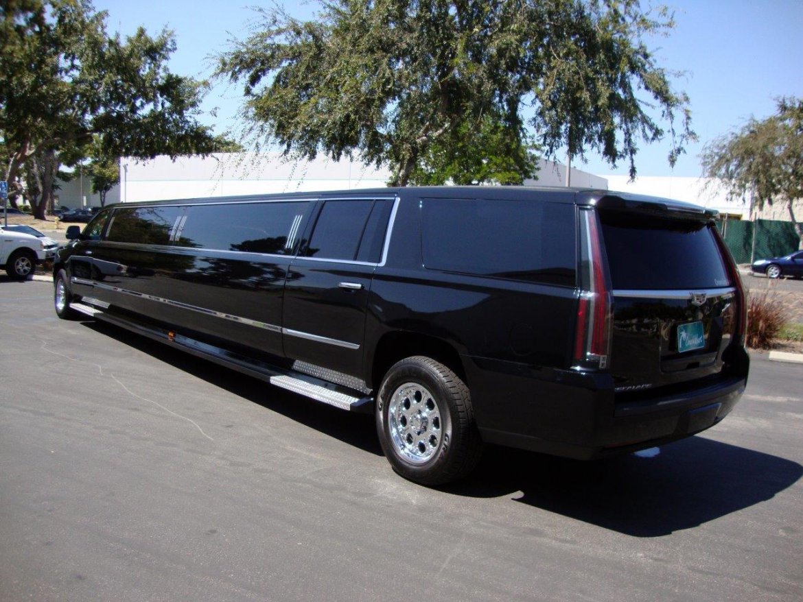 SUV Stretch for Sale in Carson, CA - Photo 11