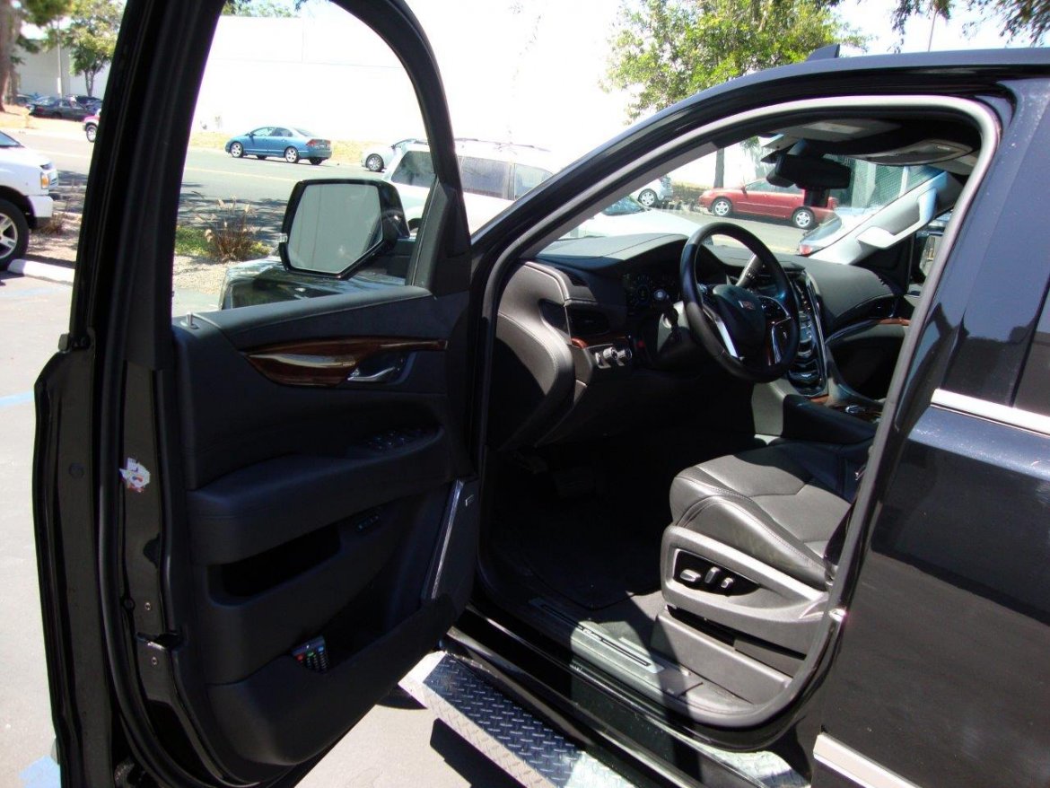 SUV Stretch for Sale in Carson, CA - Photo 14