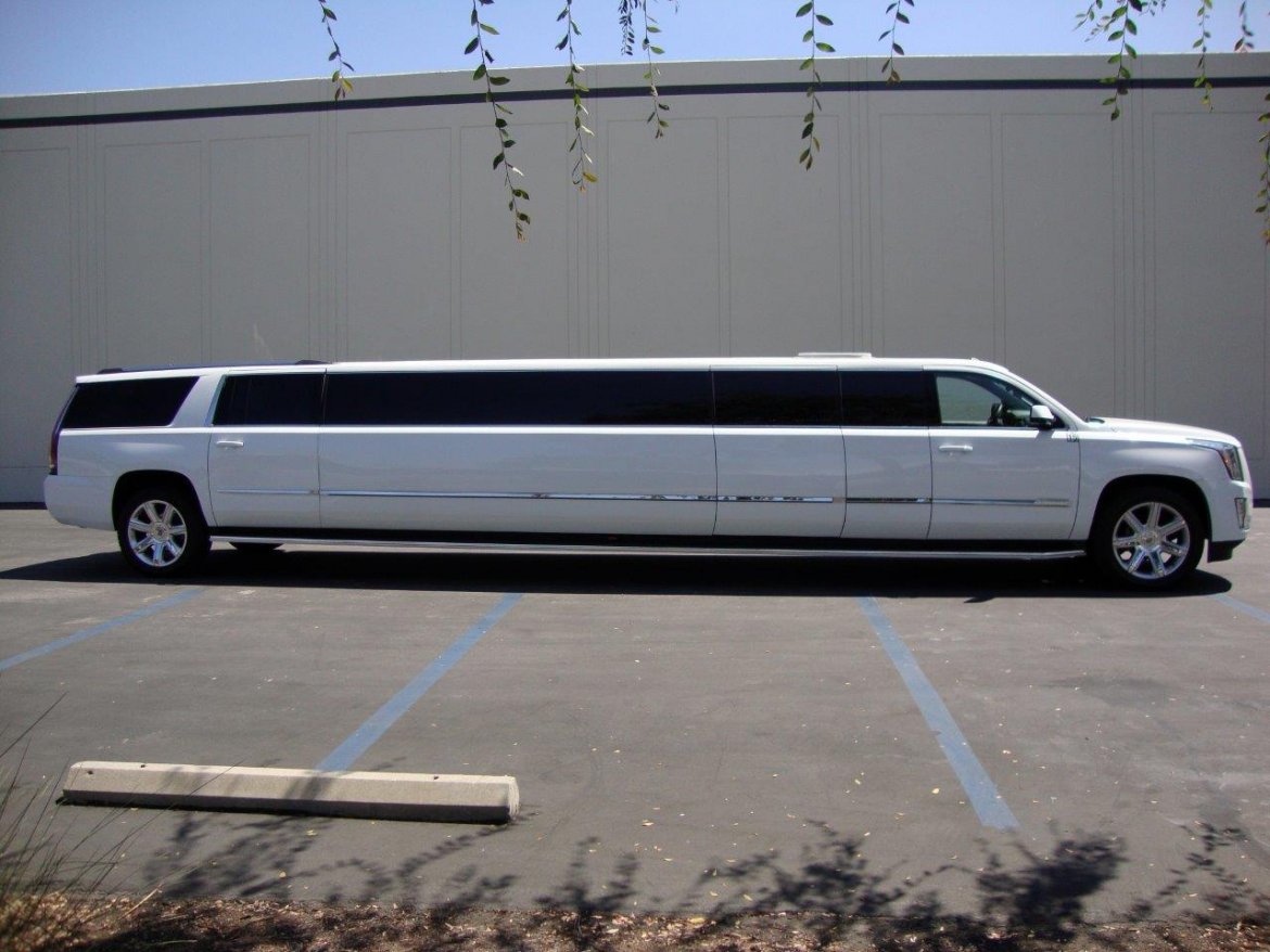 SUV Stretch for Sale in Carson, CA - Photo 3