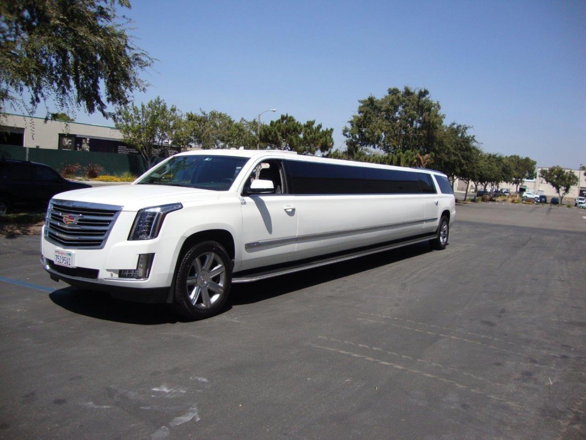 SUV Stretch for Sale in Carson, CA - Photo 12