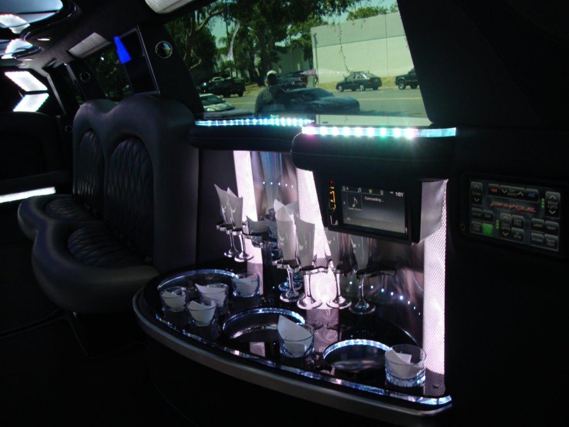 SUV Stretch for Sale in Carson, CA - Photo 15