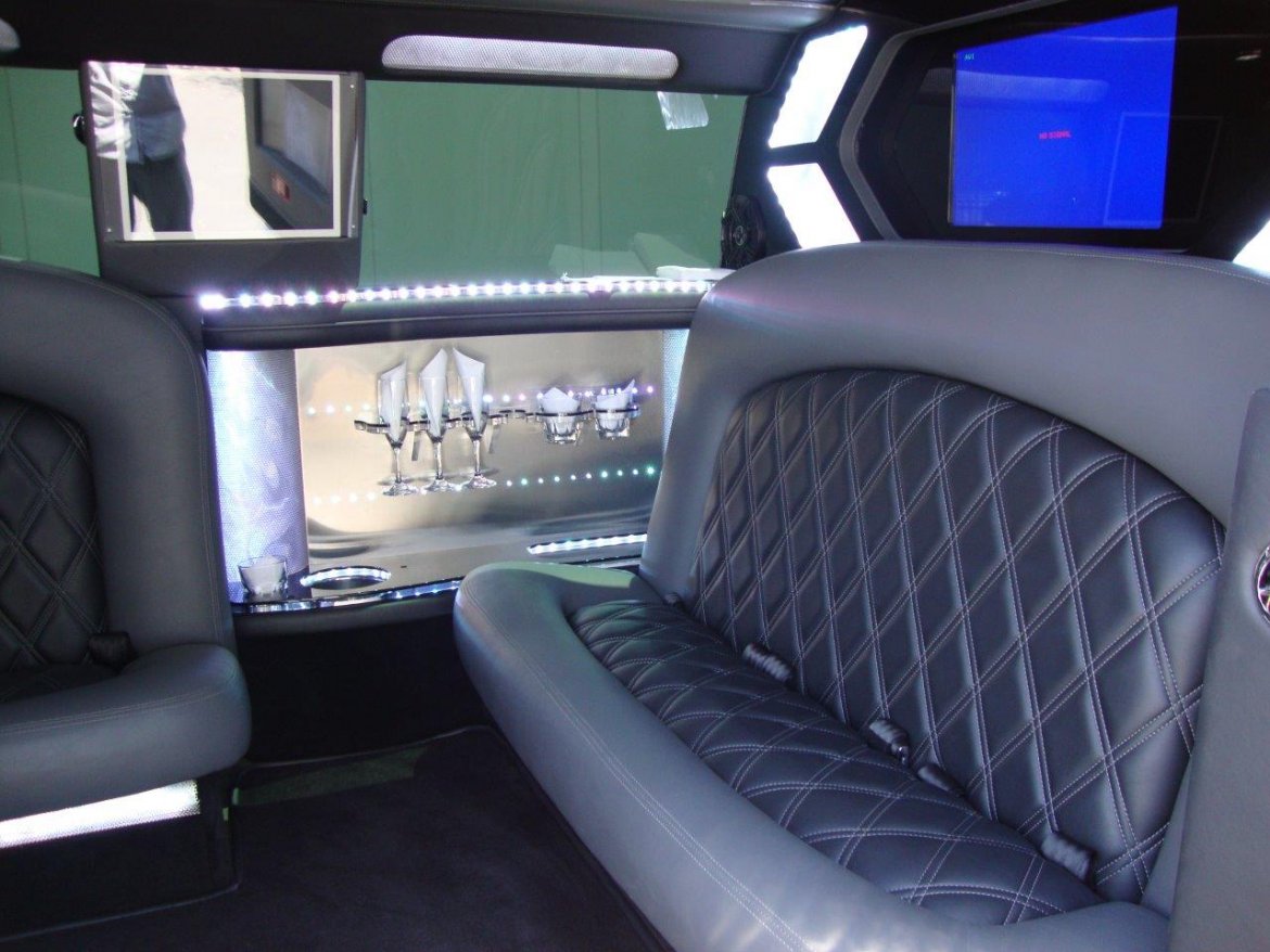 SUV Stretch for Sale in Carson, CA - Photo 19