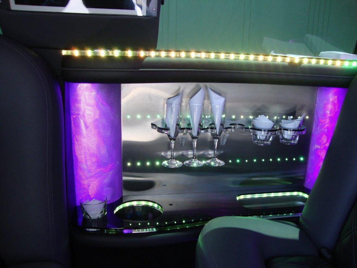 SUV Stretch for Sale in Carson, CA - Photo 20