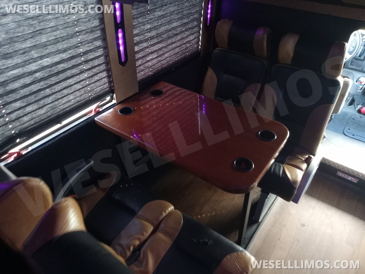 Limo Bus for Sale in Springfield, MO - Photo 12