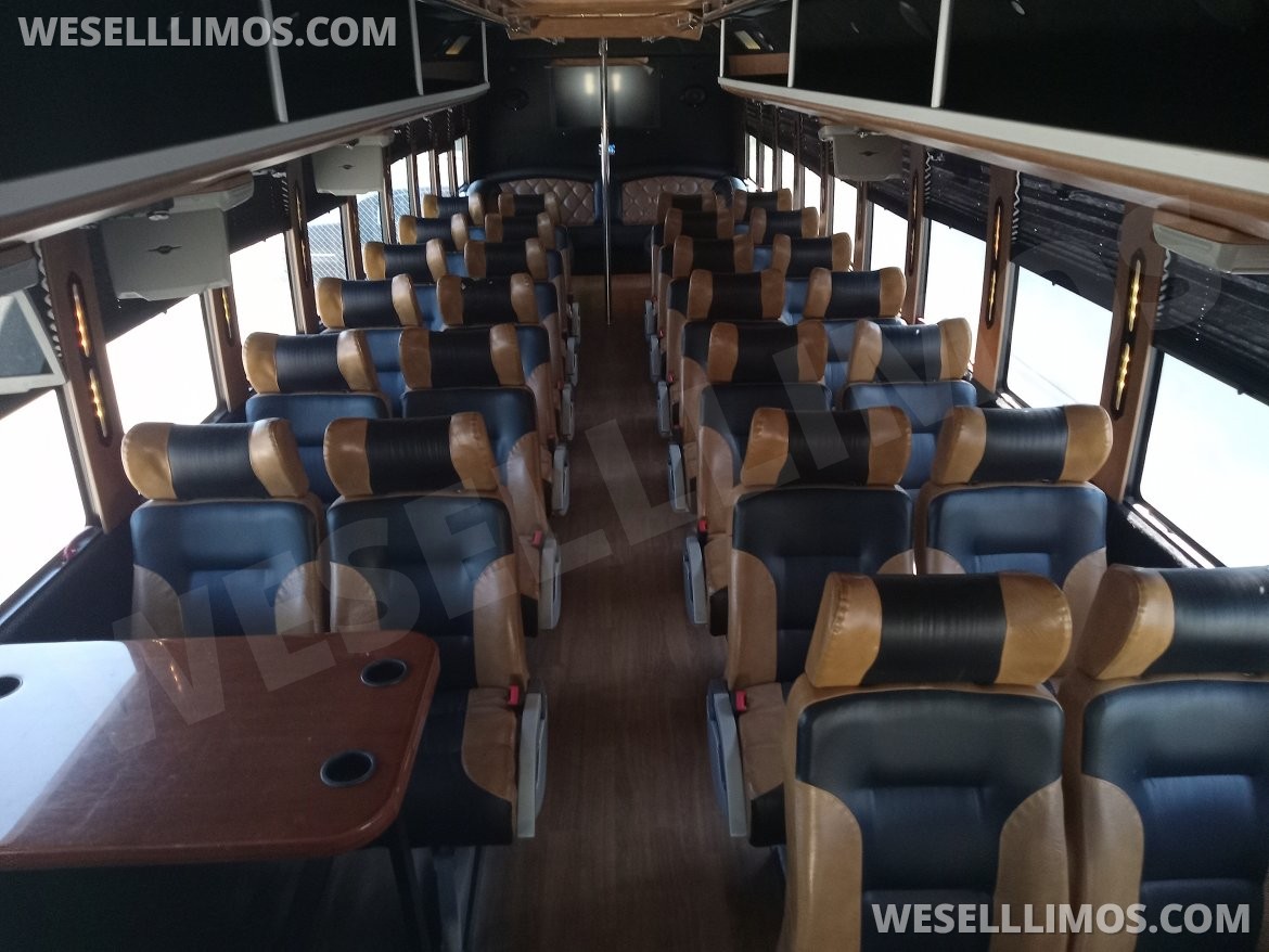 Limo Bus for Sale in Springfield, MO - Photo 13