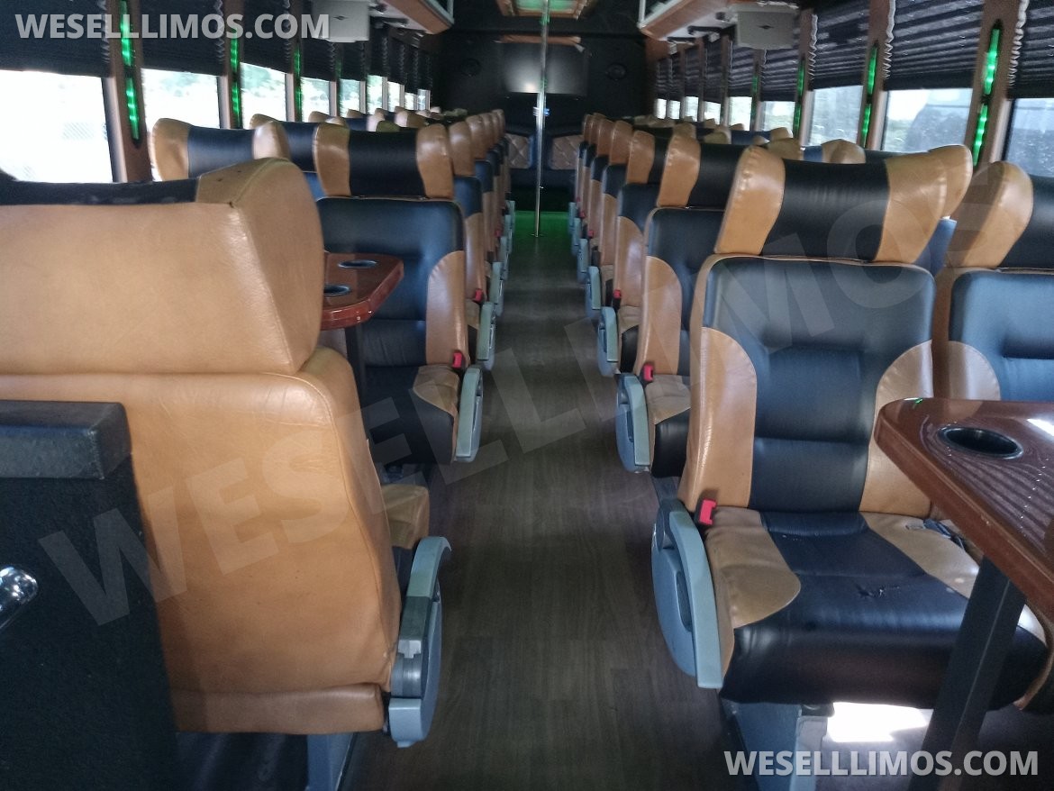 Limo Bus for Sale in Springfield, MO - Photo 15