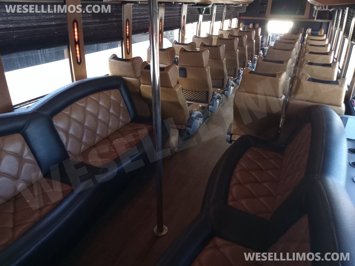 Limo Bus for Sale in Springfield, MO - Photo 18