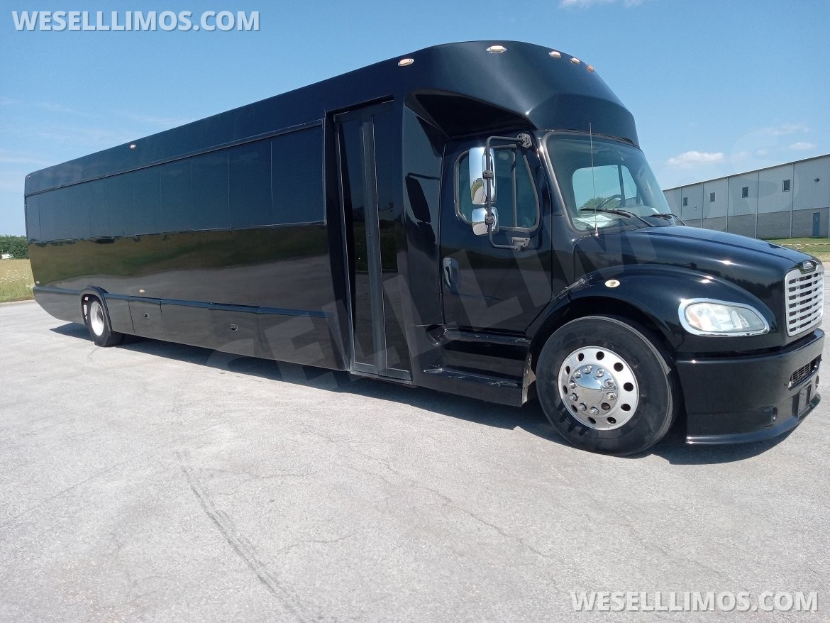 Limo Bus for Sale in Springfield, MO - Photo 6