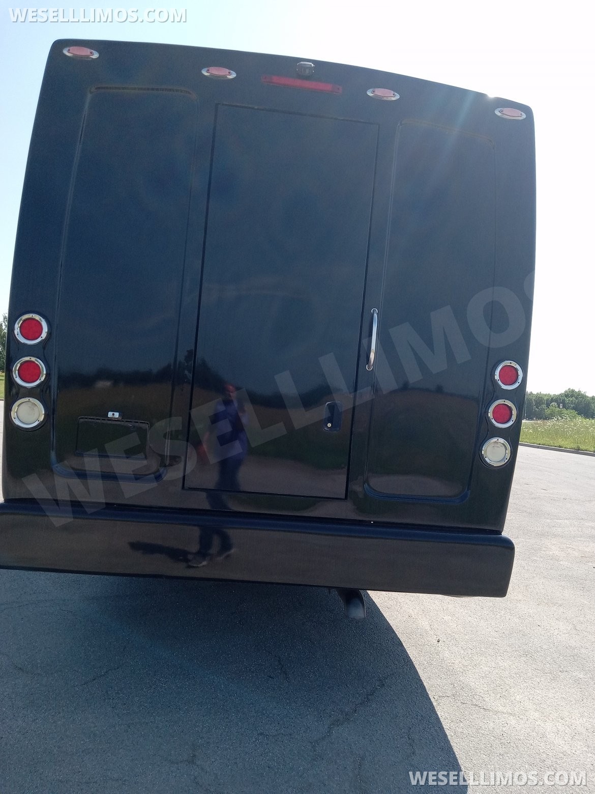 Limo Bus for Sale in Springfield, MO - Photo 7