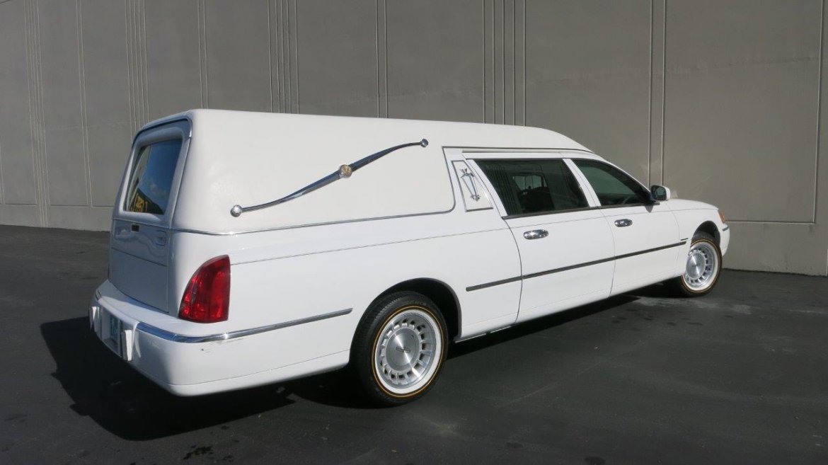Funeral for Sale in Carson, CA - Photo 8