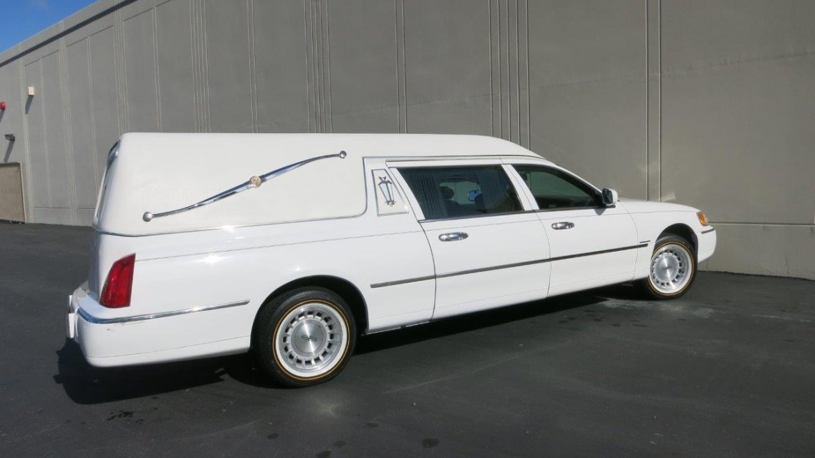 Funeral for Sale in Carson, CA - Photo 10