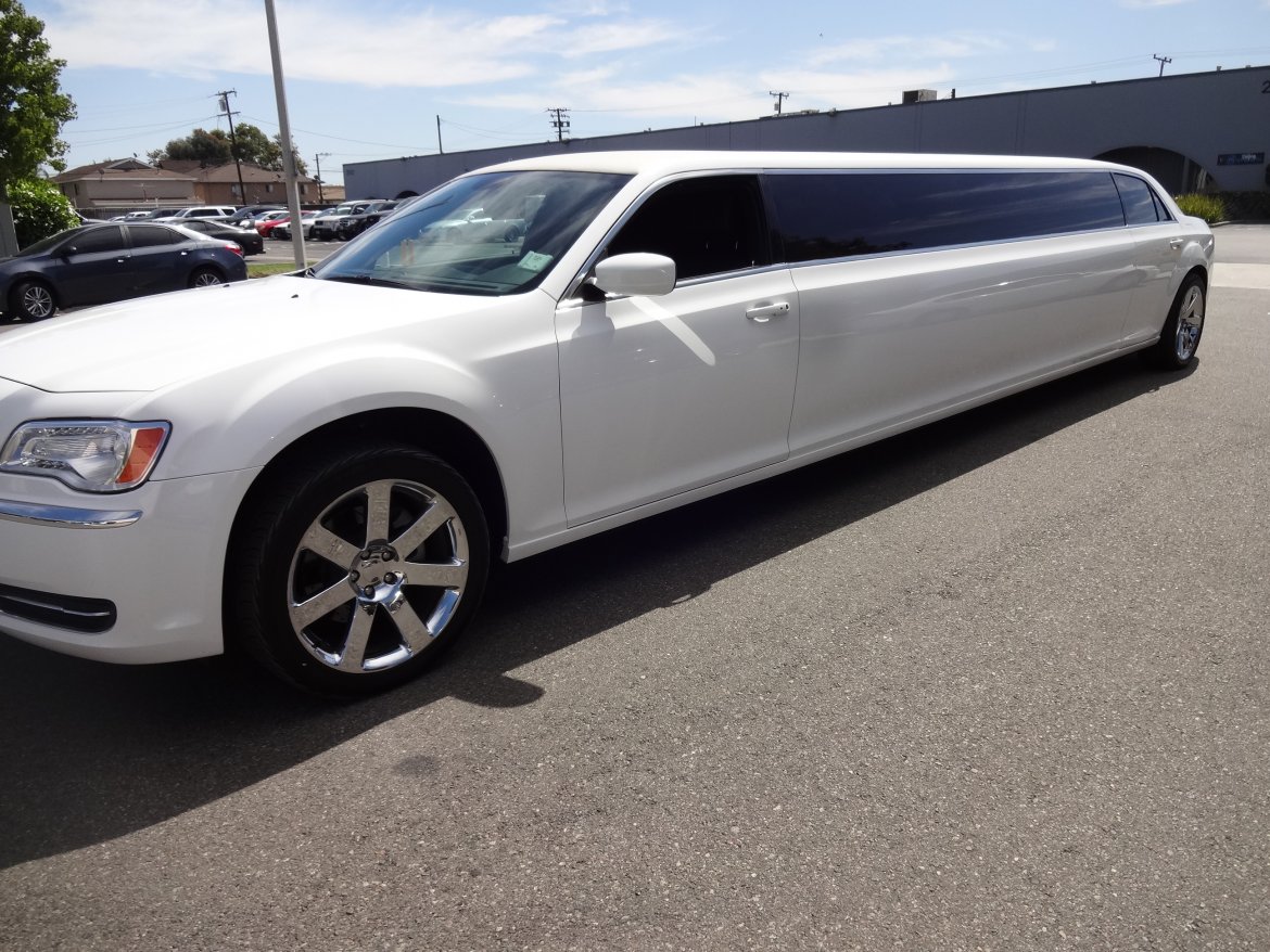 Limousine for Sale in Irvine, CA - Photo 3