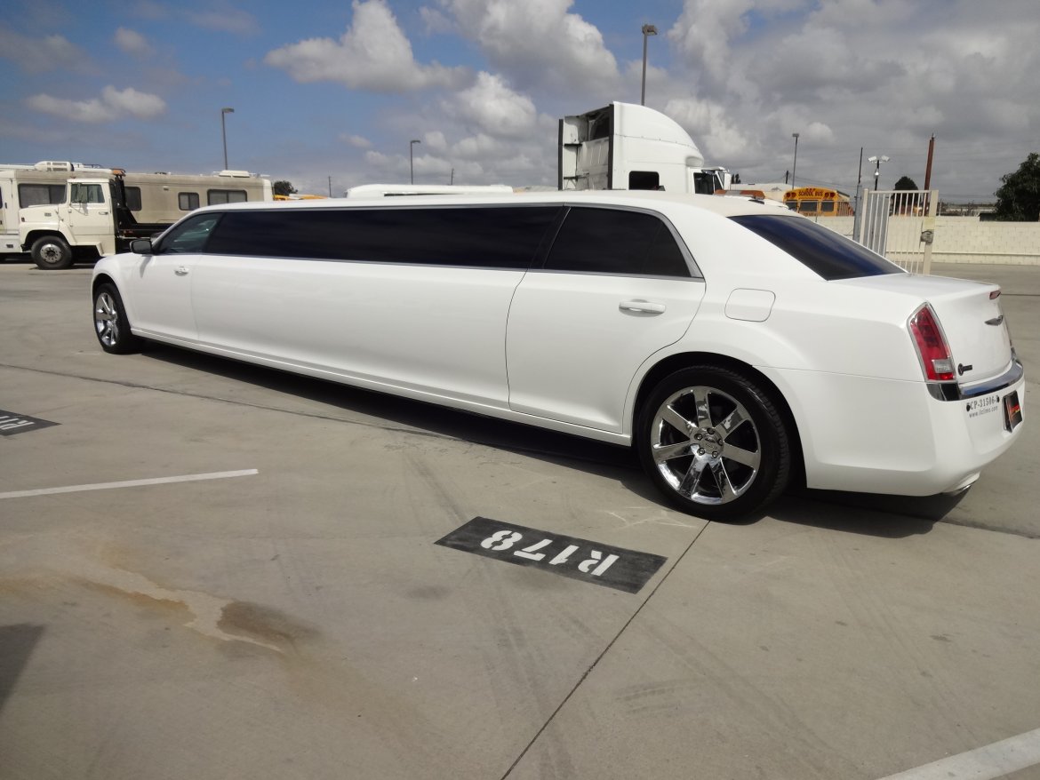 Limousine for Sale in Irvine, CA - Photo 9