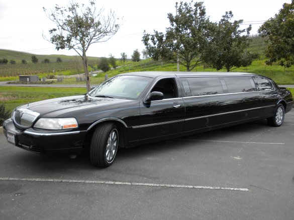 2004 Lincoln TOWNCAR Limousine for Sale in South San Francisco, CA - Photo 2