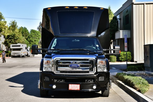 2015 Ford F-550 Limo Bus for Sale in Fontana, CA - Photo 3