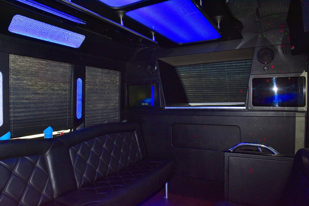 Limo Bus for Sale in Fontana, CA - Photo 11