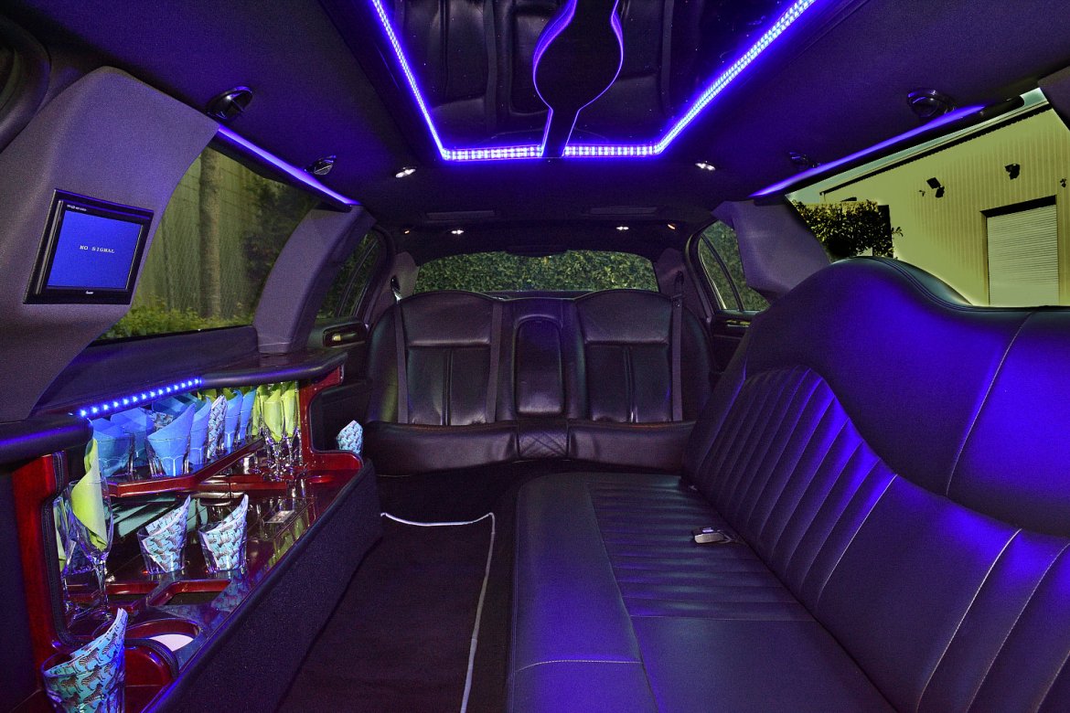 Limousine for Sale in Fontana, CA - Photo 13