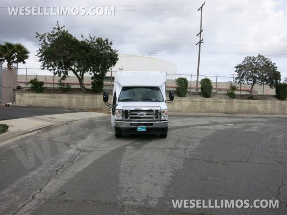 2023 Ford E-450 ADA Bus Shuttle Bus for Sale in Carson, CA - Photo 3