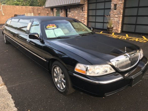 2003 Lincoln Town Car Limousine for Sale in Caldwell, NJ - Main Photo