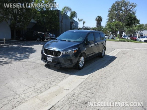 2016 Kia Sedona LX Sprinter for Sale in Carson, CA - Photo 3