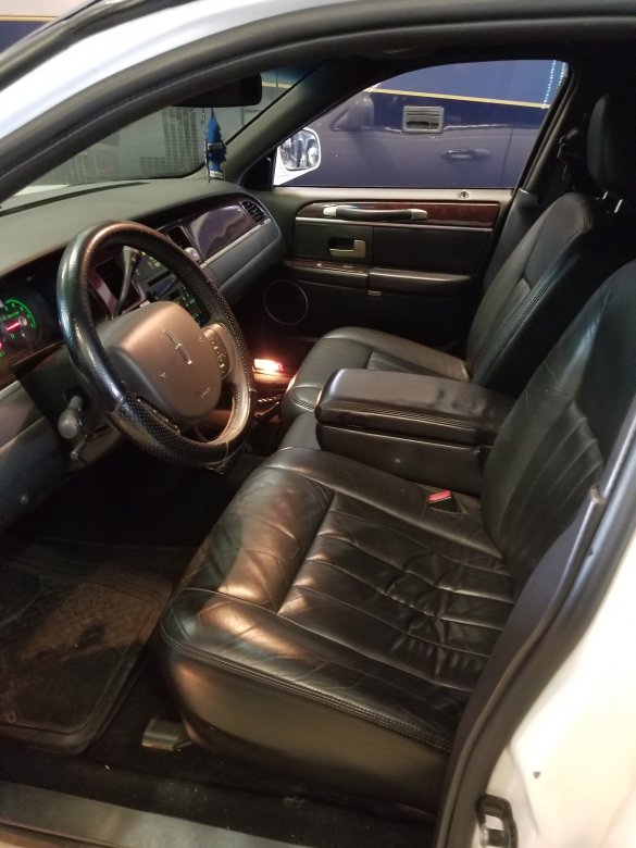 2008 Lincoln  Towncar Limousine for Sale in Rivera beach, FL - Photo 2