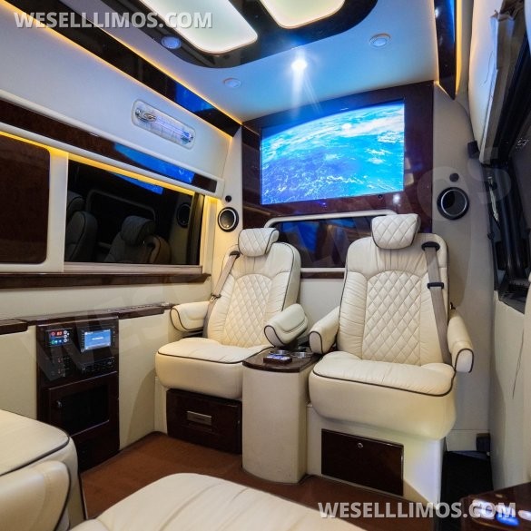 2018 Mercedes-Benz Sprinter 3500 Sprinter for Sale in Miami, FL - Photo 3